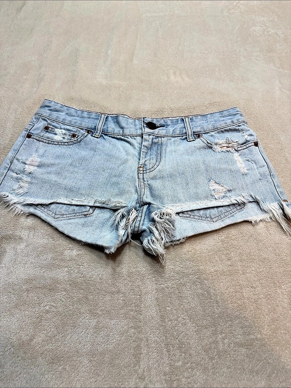American Eagle Distressed Denim Shorts in Blue